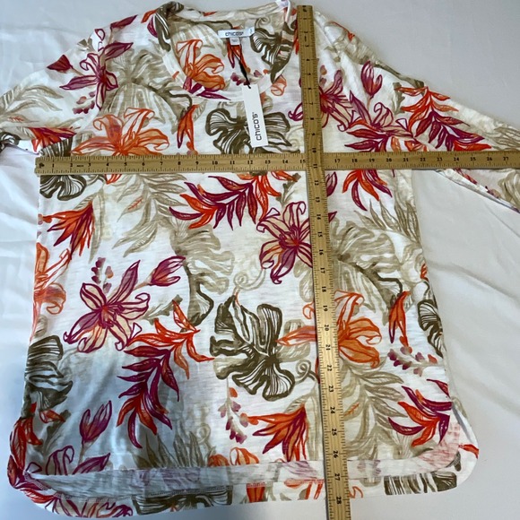 NWT Chico's Floral Print Alabaster Top Basic Knit Size 2 Med 12 Long Sleeve - Picture 4 of 5
